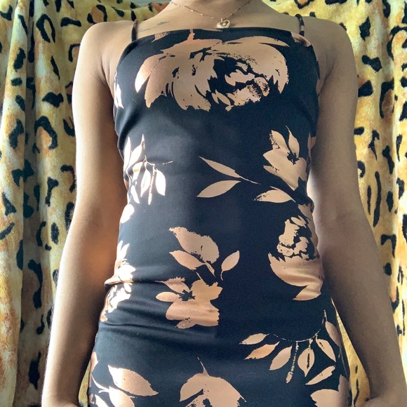 Bodycon party dress with copper detailing. - Picture 3 of 4